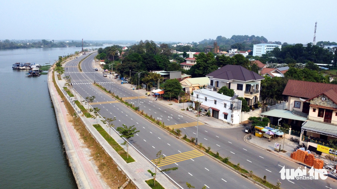 Hình hài đường ven sông tuyệt đẹp uốn lượn dọc sông Đồng Nai vừa thông xe kỹ thuật - Ảnh 2.
