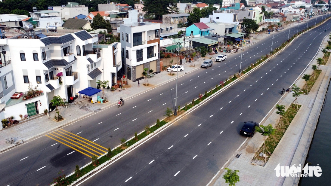 Hình hài đường ven sông tuyệt đẹp uốn lượn dọc sông Đồng Nai vừa thông xe kỹ thuật - Ảnh 3.
