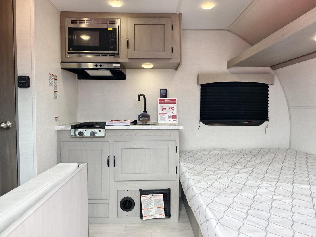 Nhà di động giá chỉ rẻ bằng nửa Toyota Vios, vẫn đủ tiện nghi nhưng nội thất 'mỏng manh' - Ảnh 5.