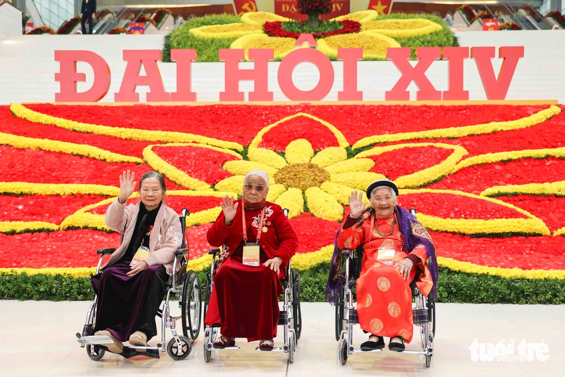 Bế mạc Đại hội XIV của Đảng - Ảnh 2.