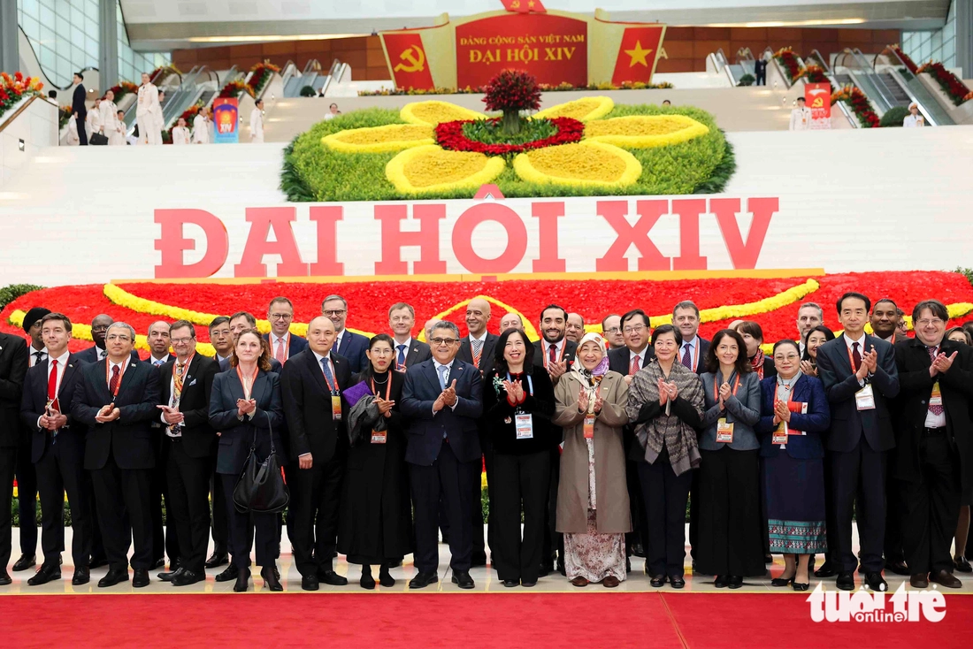 Bế mạc Đại hội XIV của Đảng - Ảnh 4.
