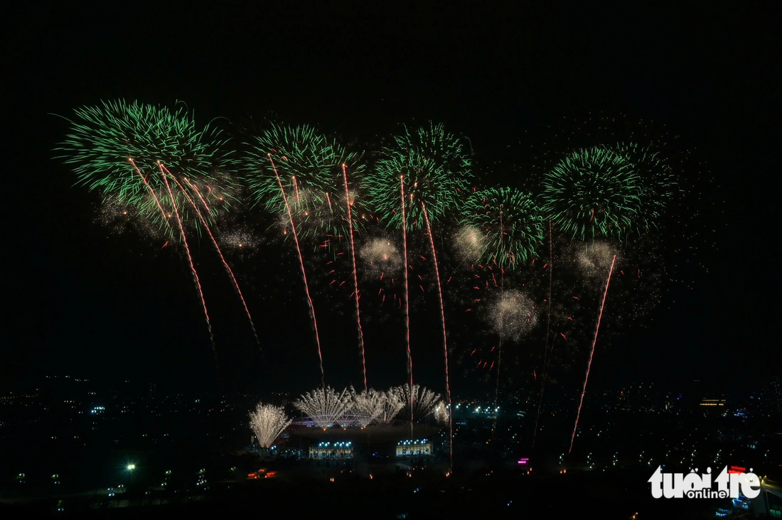 Pháo hoa - Ảnh 4.