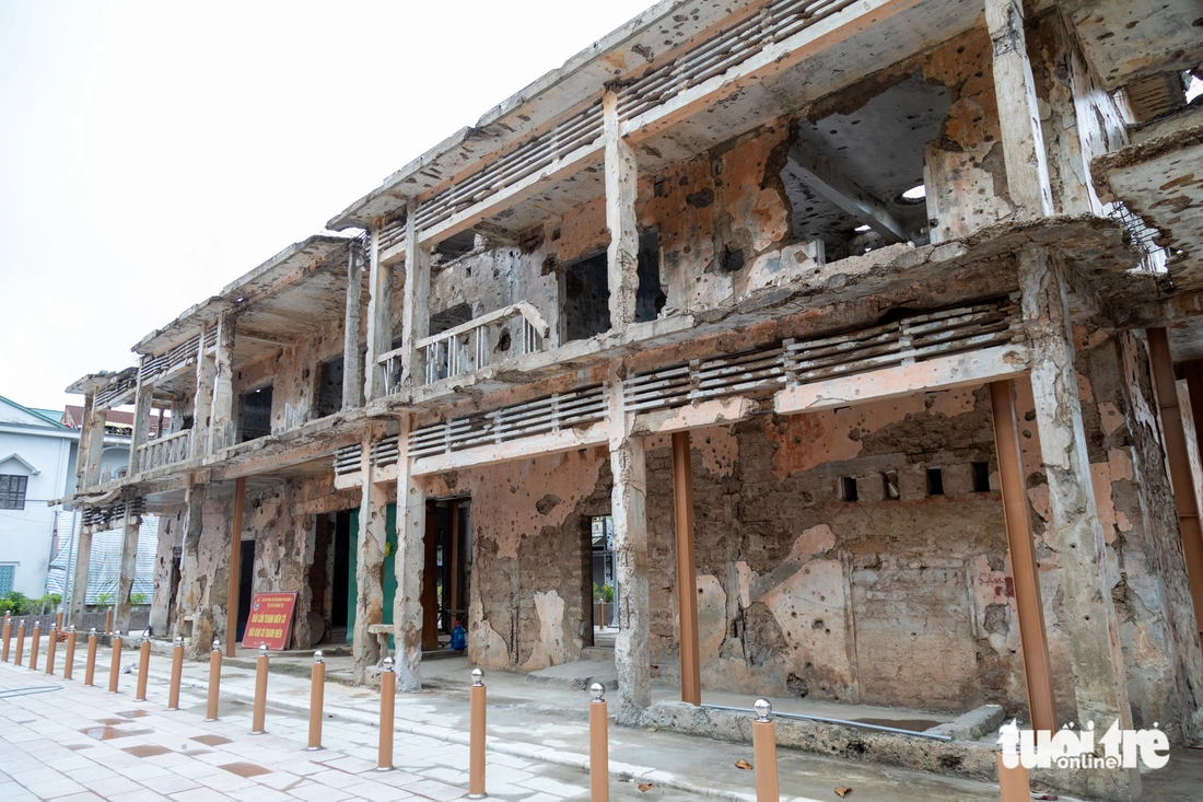 Hoàn thành tu bổ ngôi trường duy nhất sót lại sau 81 ngày đêm Thành cổ Quảng Trị - Ảnh 2.
