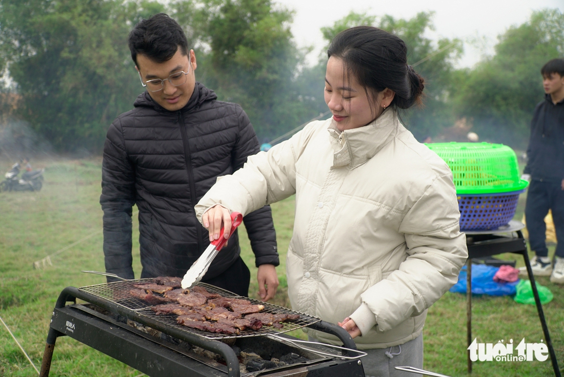Đa Phúc đưa ‘bãi chăn trâu’ thành điểm cắm trại bên sông Cà Lồ - Ảnh 2. cắm trại - Ảnh 2.