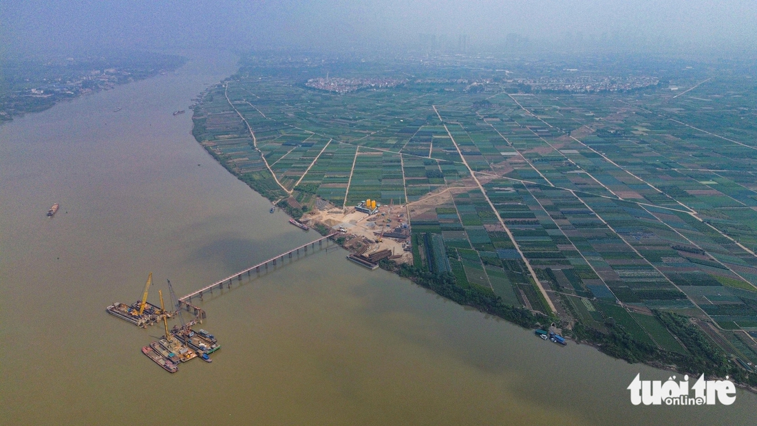 Công trường làm cầu dây văng hơn 11.800 tỉ đồng nối Hà Nội và Hưng Yên - Ảnh 15.