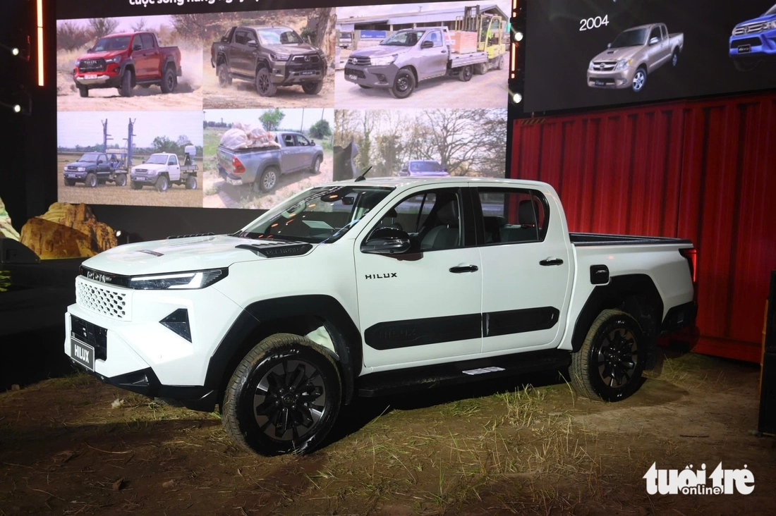 Toyota Hilux - Ảnh 1.