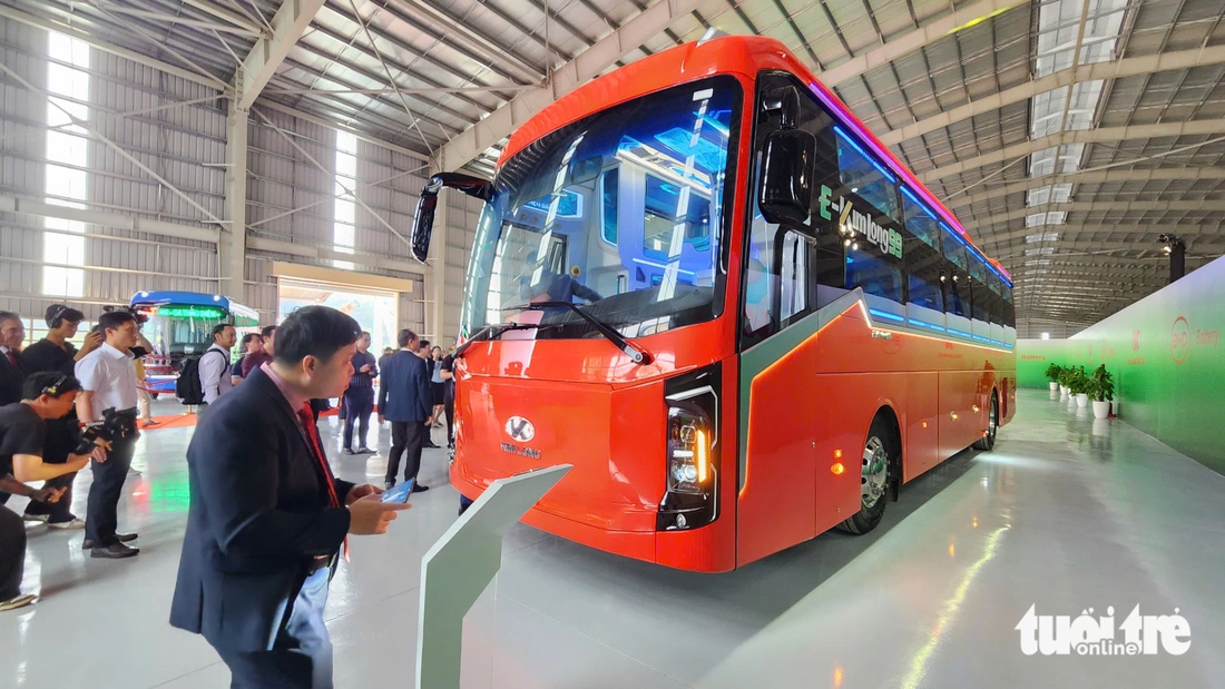 Cận cảnh mẫu xe giường nằm chạy bằng điện đầu tiên ở Việt Nam đang được nghiên cứu - Ảnh 1.