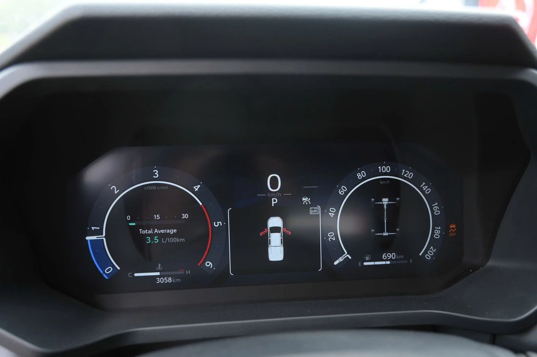 Chi tiết Toyota Hilux 2026 ra mắt Việt Nam: Giá từ 632 triệu, nội thất gợi nhớ Prado, có ADAS - Ảnh 10.