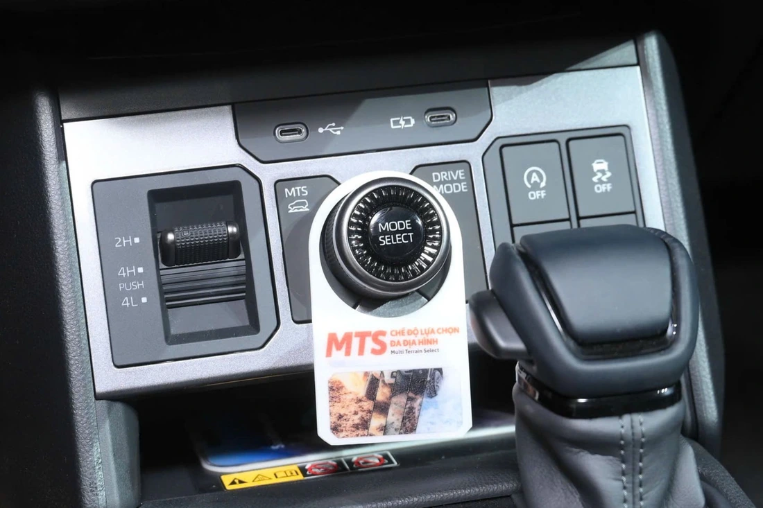 Chi tiết Toyota Hilux 2026 ra mắt Việt Nam: Giá từ 632 triệu, nội thất gợi nhớ Prado, có ADAS - Ảnh 13.