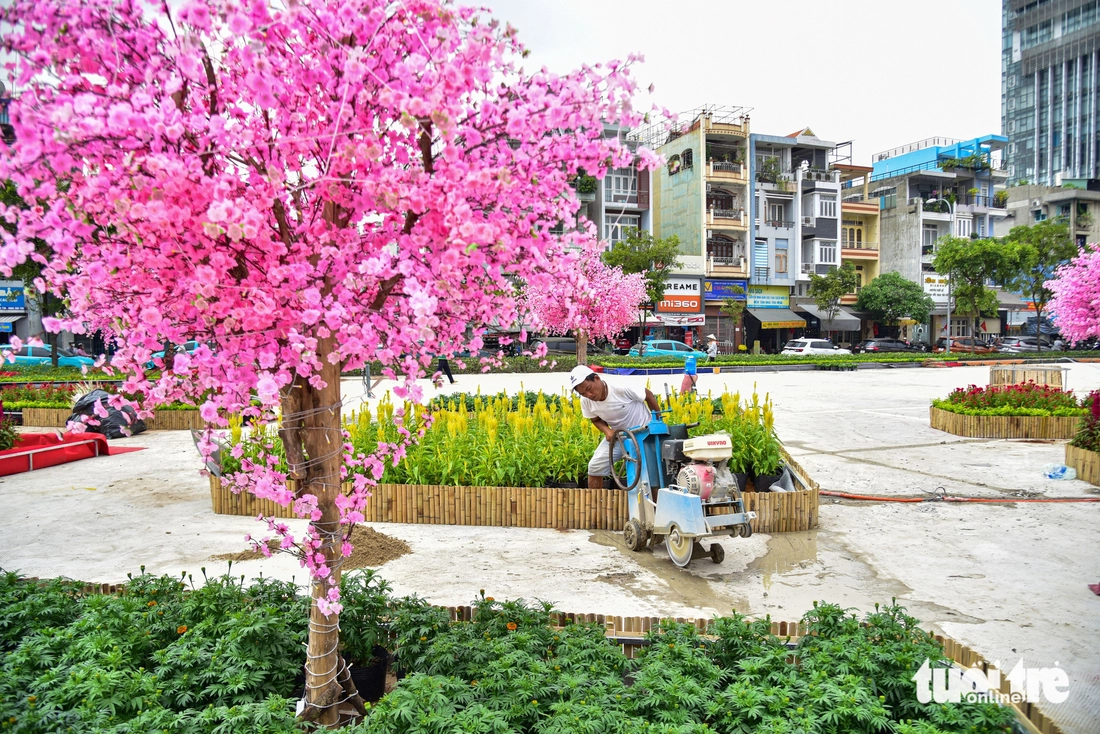 Thêm nhiều khu đất vàng ở TP.HCM 'thay áo mới', dần thành công viên, vườn hoa đón Tết - Ảnh 5.