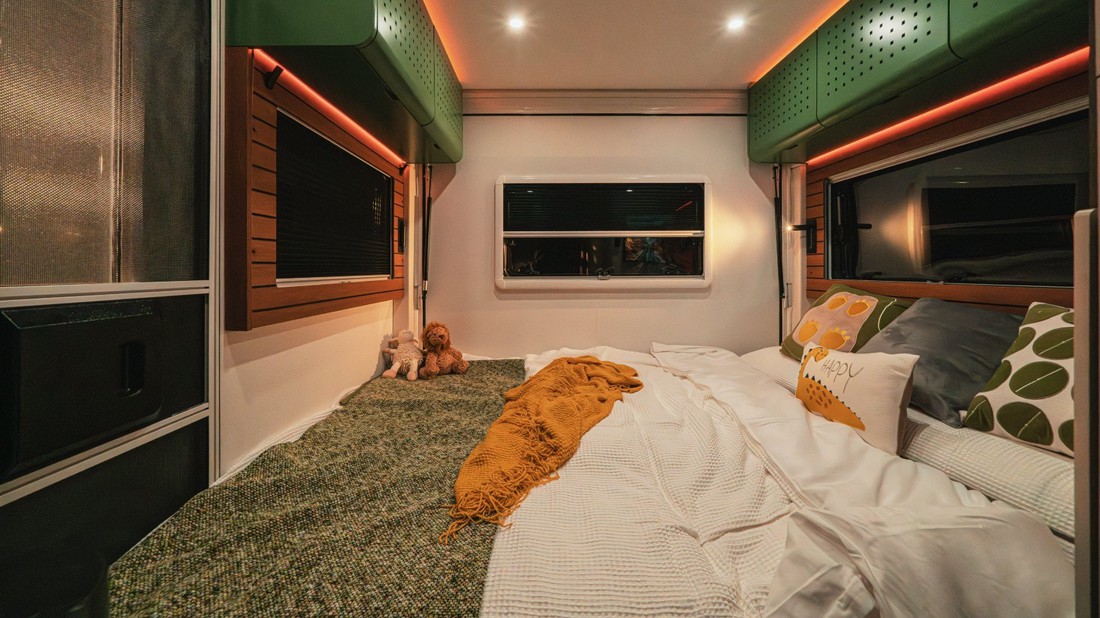 Nhà di động như biệt thự, tự phát điện, tự đỗ, sạc cho xe khác - Ảnh 10.