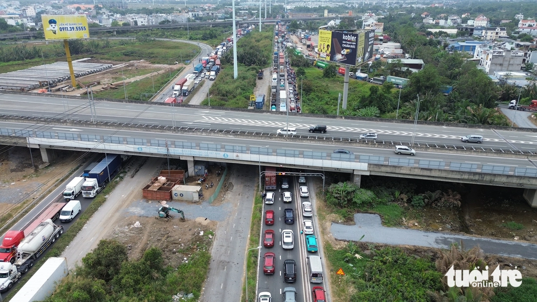 kẹt xe - Ảnh 16.