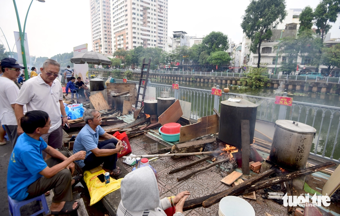 bánh chưng, bánh tét - Ảnh 2.