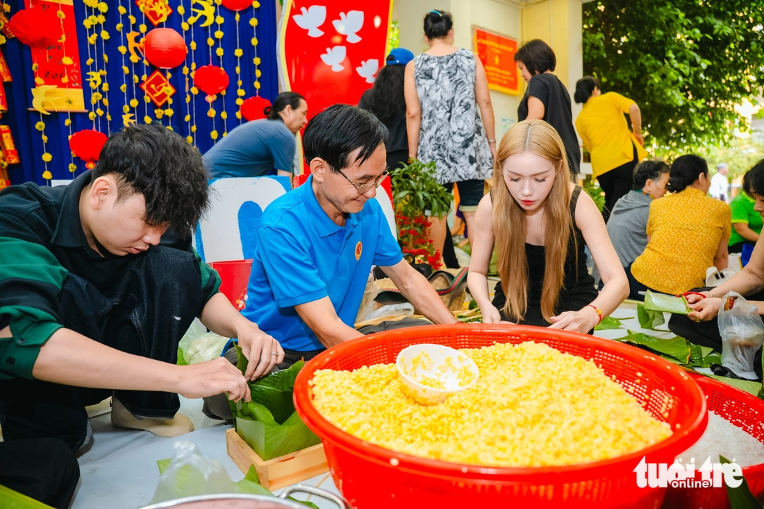 bánh chưng, bánh tét - Ảnh 7.