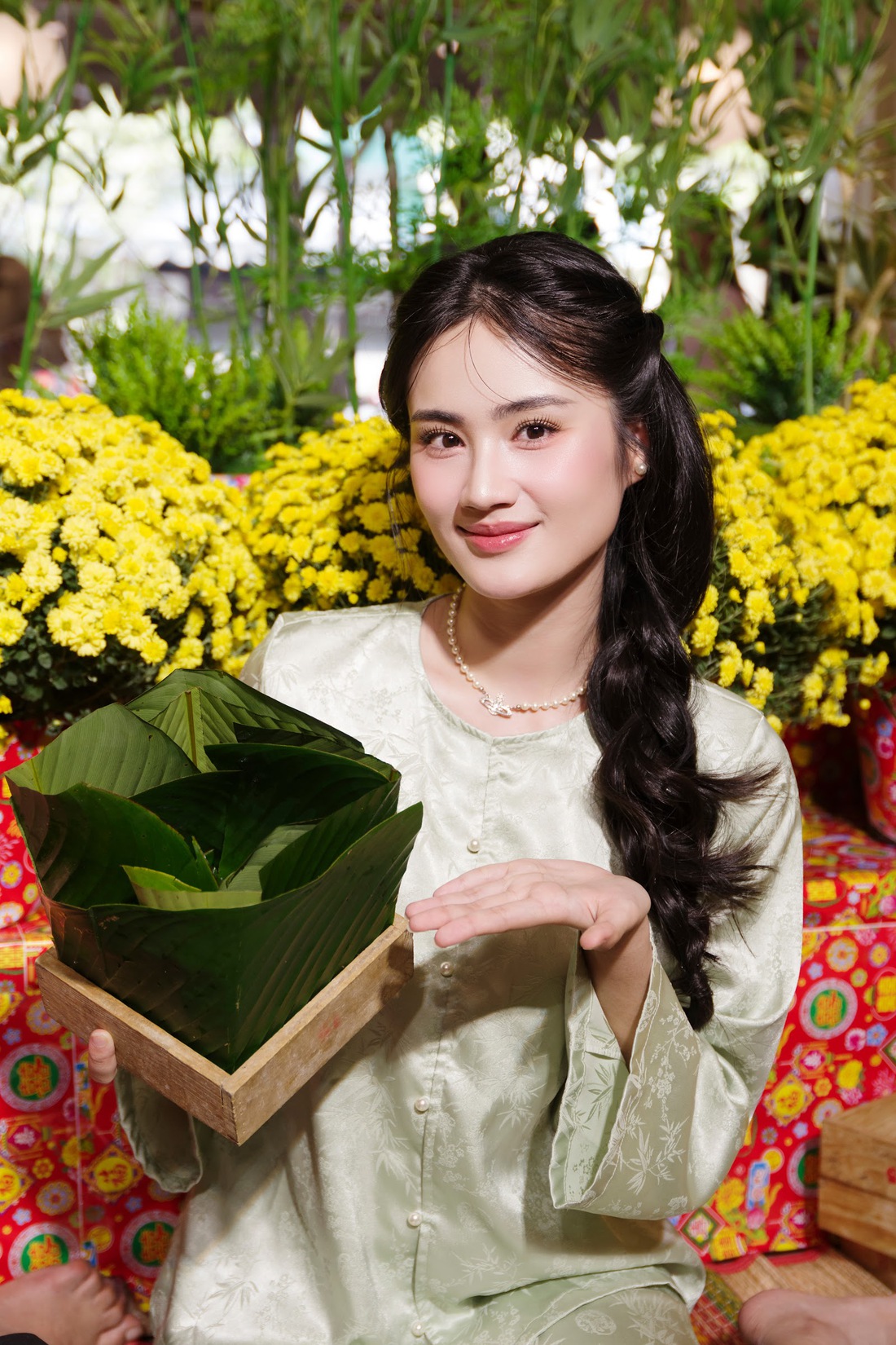 Mỹ Tâm, Thanh Thủy cùng nhiều người nổi tiếng gói bánh, làm từ thiện dịp Tết - Ảnh 11. Mỹ Tâm - Ảnh 11.