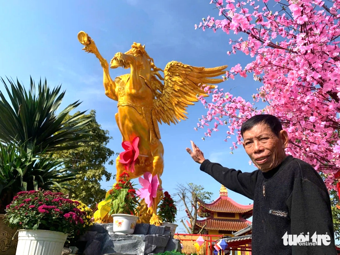 Ngắm linh vật ngựa vàng tung cánh trong ngôi chùa nổi tiếng ở Hà Tĩnh - Ảnh 8.