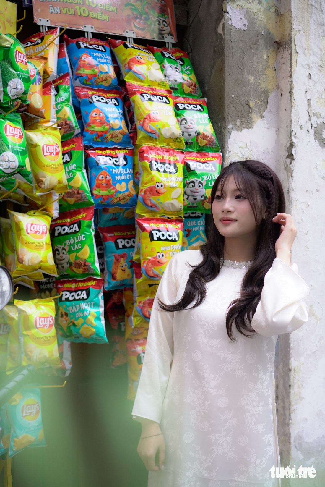 Quán trà đá vỉa hè có gì mà nàng thơ chen chân chụp ảnh? - Ảnh 2.