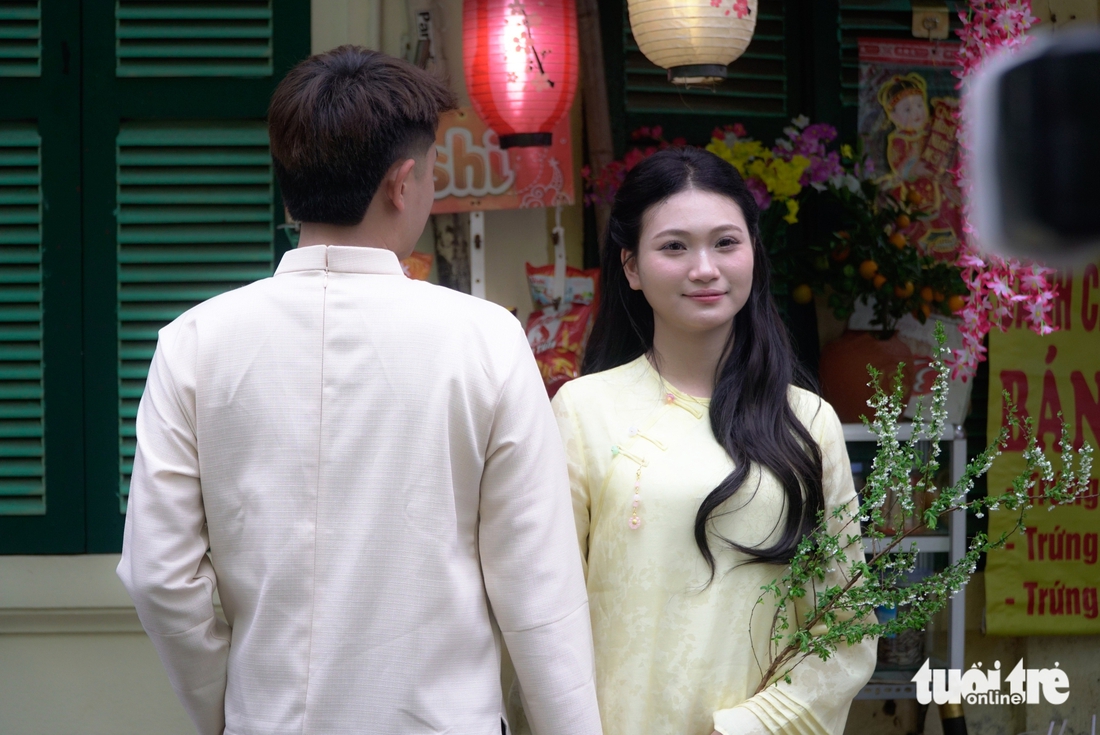 Quán trà đá vỉa hè có gì mà nàng thơ chen chân chụp ảnh? - Ảnh 3.