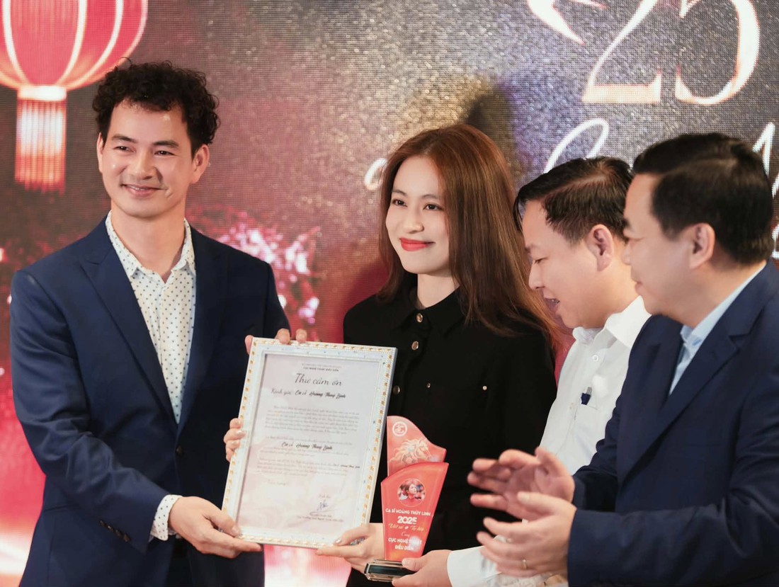 Mỹ Tâm sên mứt, dàn nghệ sĩ 2 ngày 1 đêm mong năm mới cả nhà trải đầy hoa trước thềm Tết Bính Ngọ - Ảnh 10.