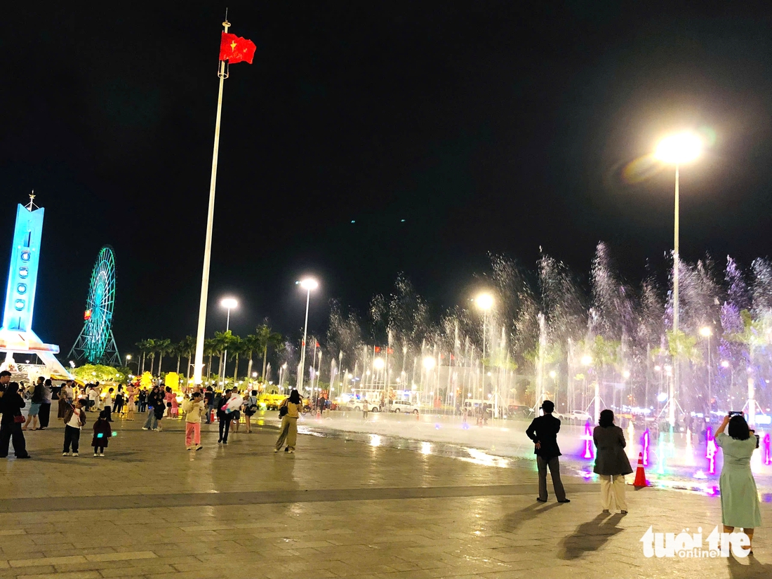 quảng trường - Ảnh 2.