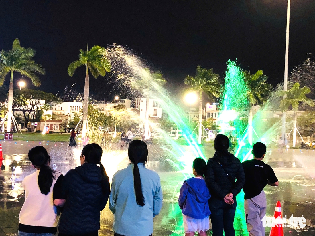 quảng trường - Ảnh 8.