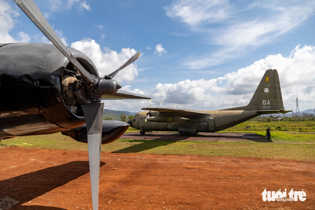 Ngắm 2 máy bay vận tải quân sự hạng nặng của Mỹ tại Quảng Trị - Ảnh 6.