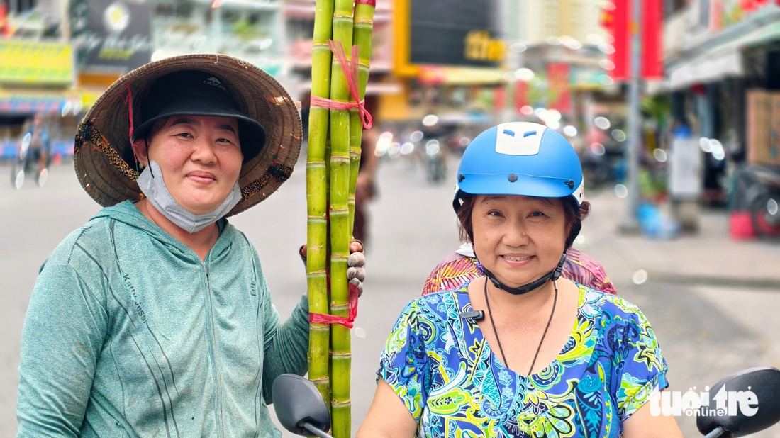 Mía vàng 120.000 đồng/cặp vẫn 'cháy hàng' trước ngày vía Ngọc Hoàng - Ảnh 4.