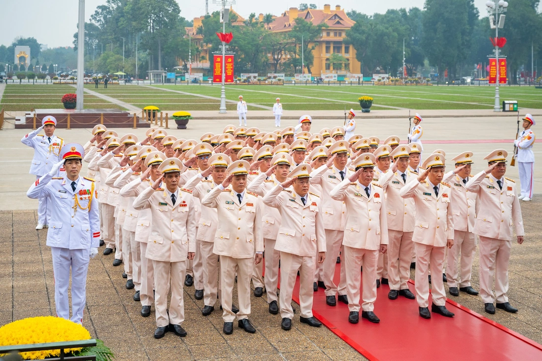 Chủ tịch Hồ Chí Minh - Ảnh 6.