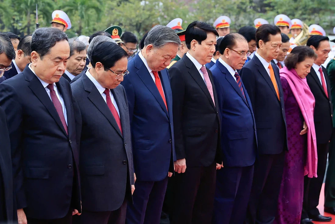 Lãnh đạo Đảng, Nhà nước vào lăng viếng Chủ tịch Hồ Chí Minh nhân 96 năm Ngày thành lập Đảng - Ảnh 5.