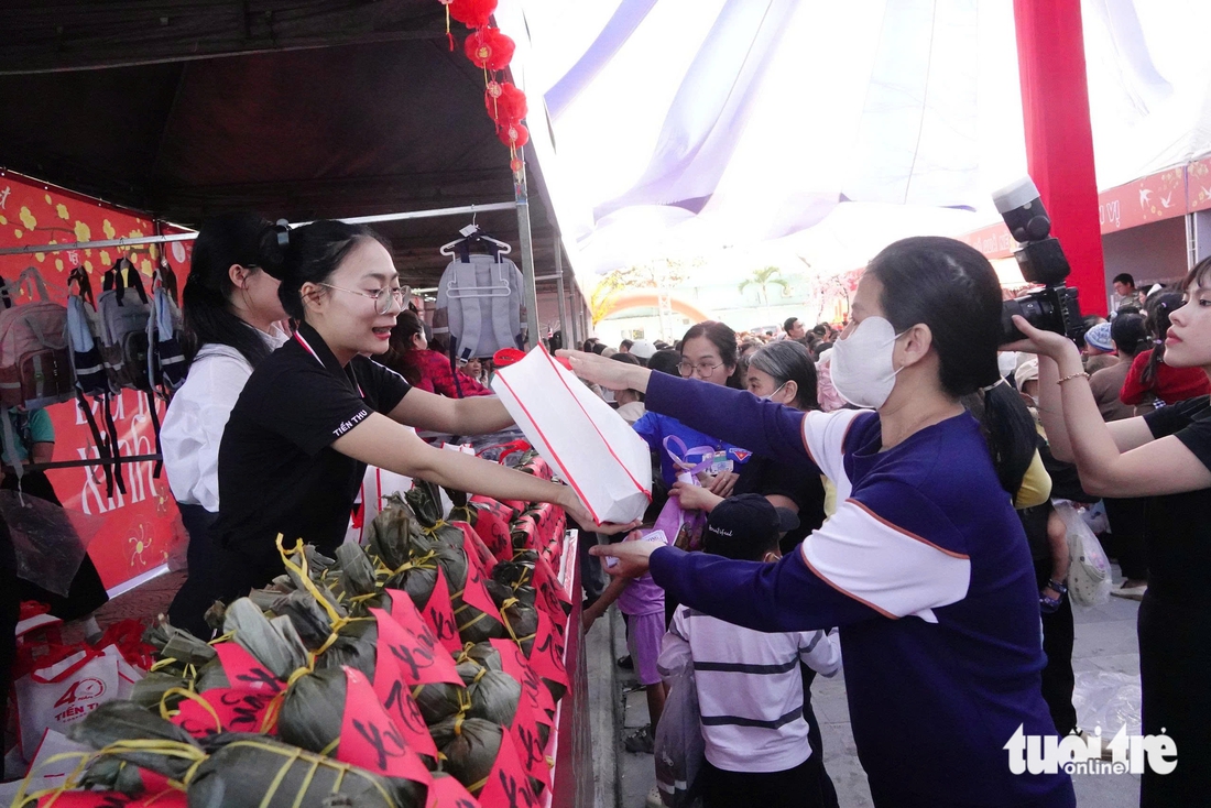 phiên chợ - Ảnh 9.