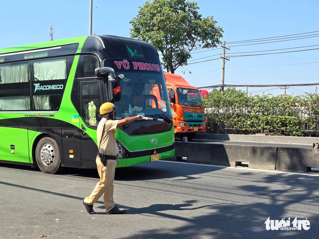 xe khách - Ảnh 6.