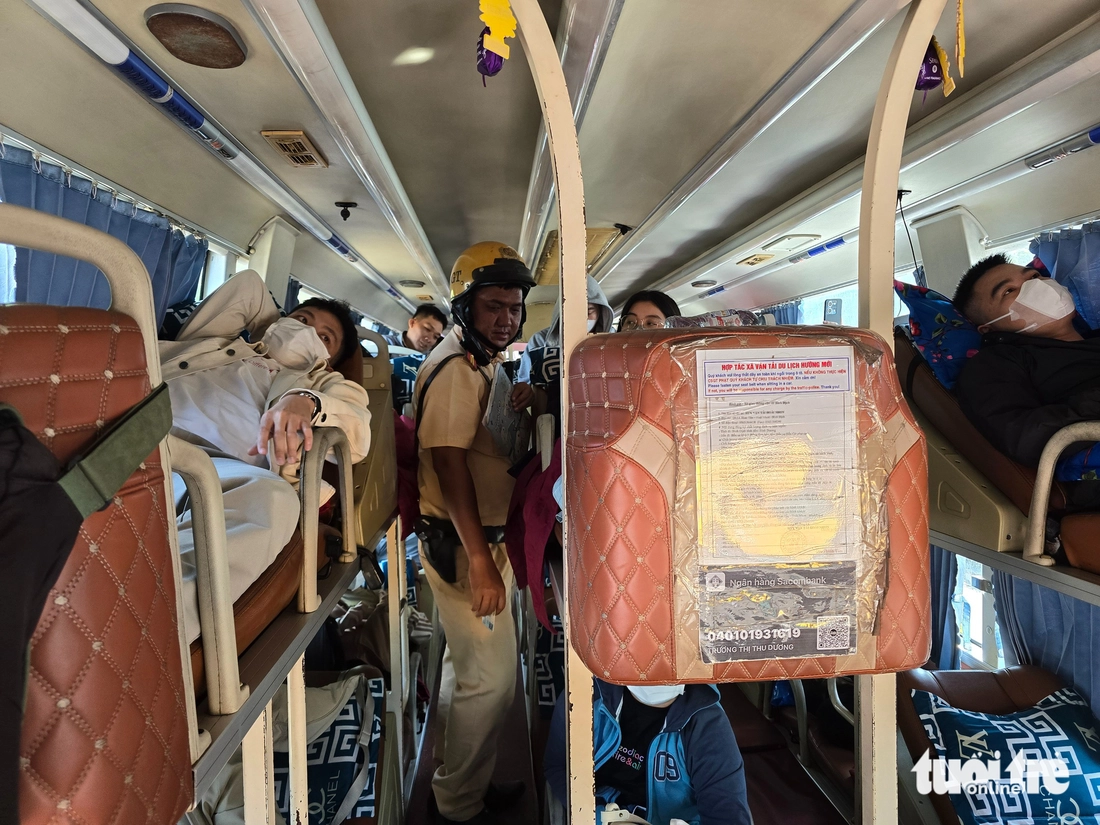 xe khách - Ảnh 7.