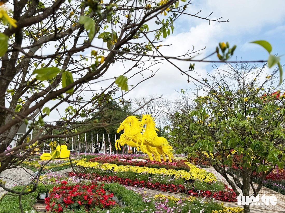 ngựa vàng - Ảnh 6.