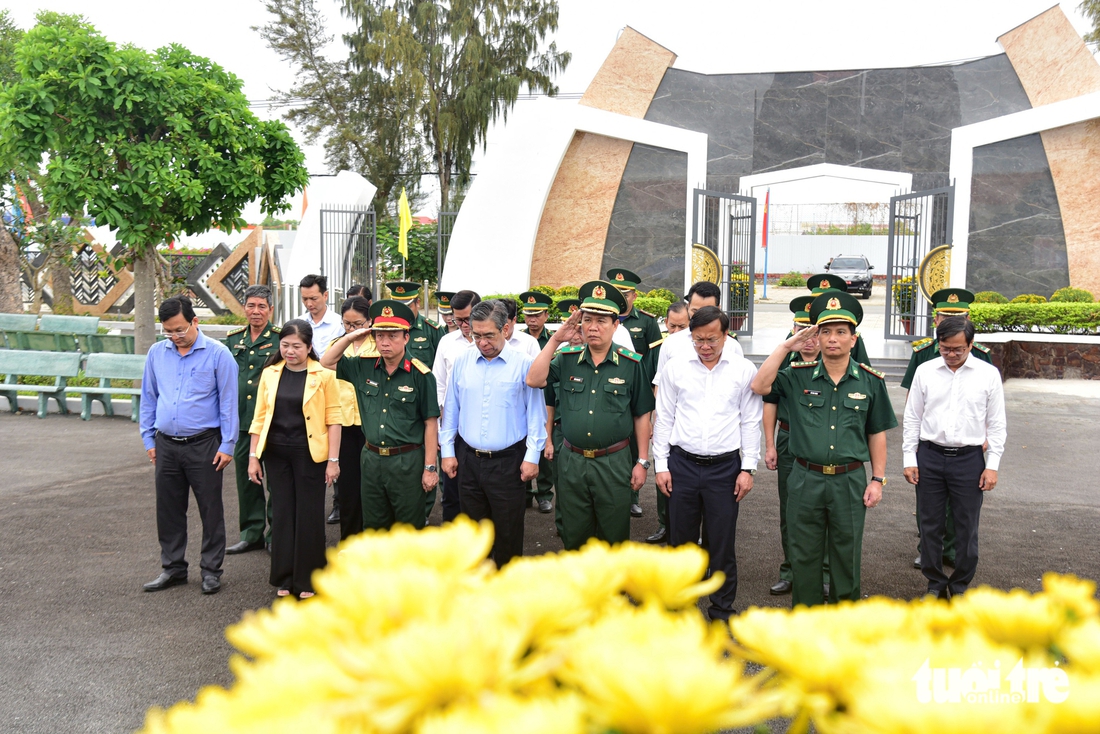 Gần 1,9 tỉ chăm lo cho người dân, chiến sĩ Cần Giờ trong Ngày hội biên phòng toàn dân - Ảnh 3.