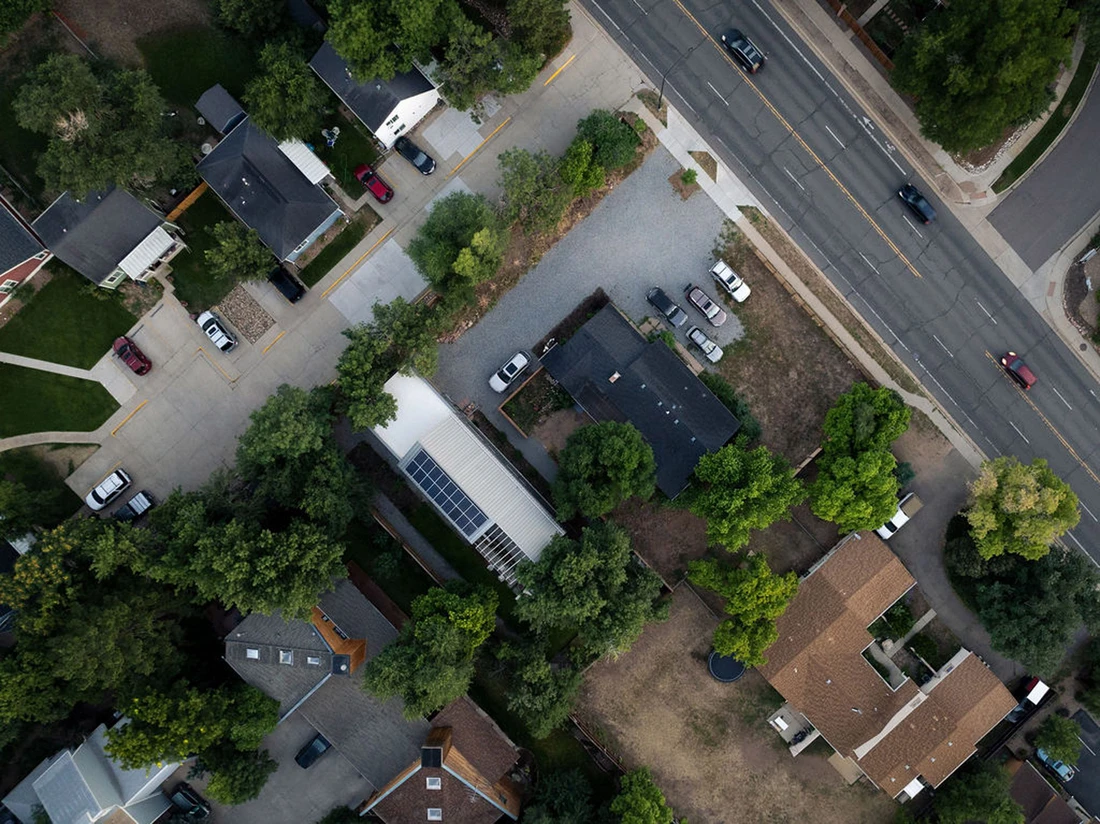 Ngôi nhà tiết kiệm năng lượng xây dựng từ vật liệu tái chế - Ảnh 3.