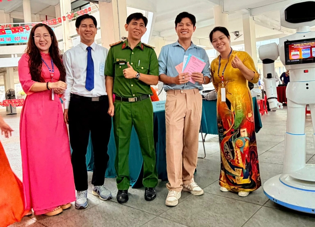 Bảo Ngọc, Thanh Thủy cùng nhiều nghệ sĩ đi bầu cử đại biểu Quốc hội và HĐND nhiệm kỳ 2026-2031 - Ảnh 9. bầu cử - Ảnh 1.