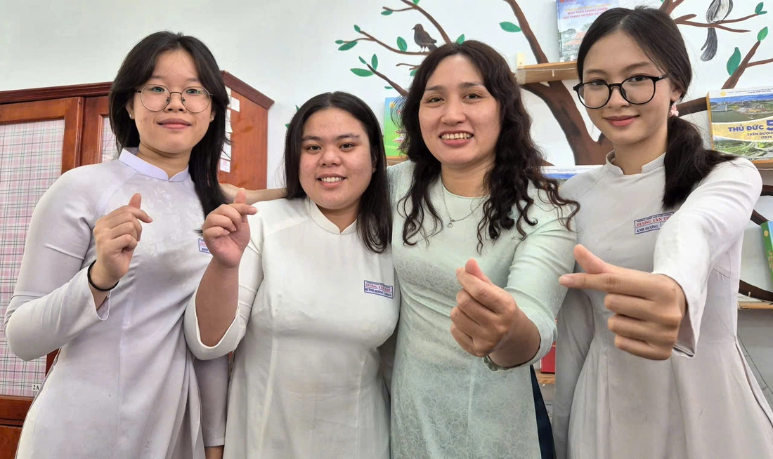 Nữ sinh đoạt giải nhất môn văn thi học sinh giỏi TP.HCM và câu chuyện học văn để làm gì… - Ảnh 2.