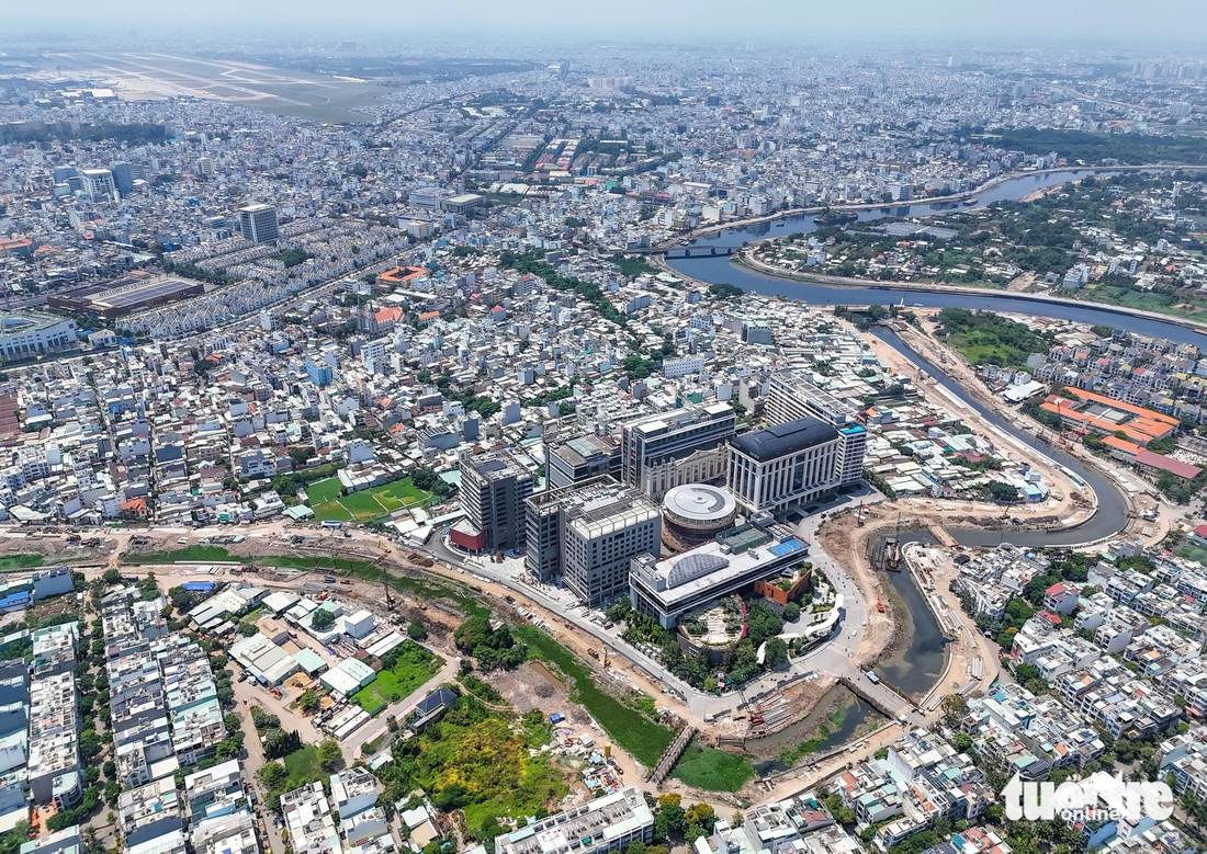 Chủ tịch UBND TP.HCM: Tháng 6 phải xong toàn bộ mặt bằng dự án rạch Xuyên Tâm - Ảnh 3.