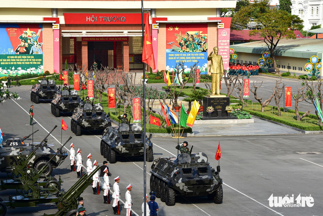Chủ tịch UBND TP.HCM Nguyễn Văn Được: Nhiệm vụ quốc phòng ngày càng cao, cần sẵn sàng tránh bất ngờ - Ảnh 13.