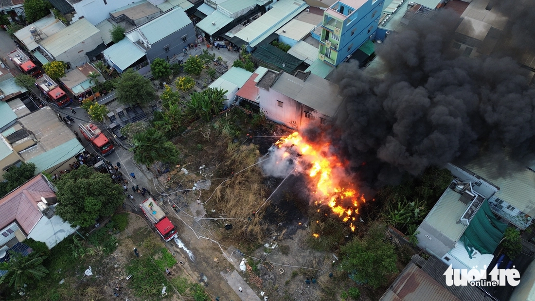 cháy nhà máy - Ảnh 7.