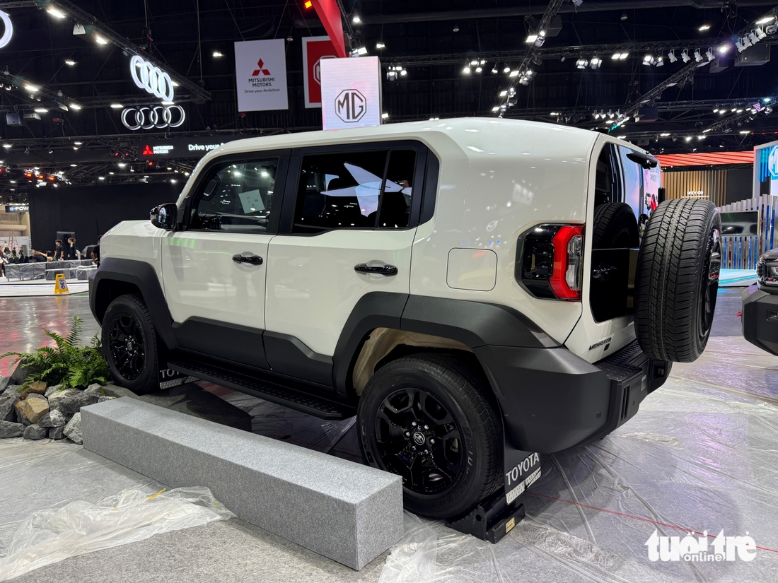 Toyota Land Cruiser FJ - Ảnh 13.