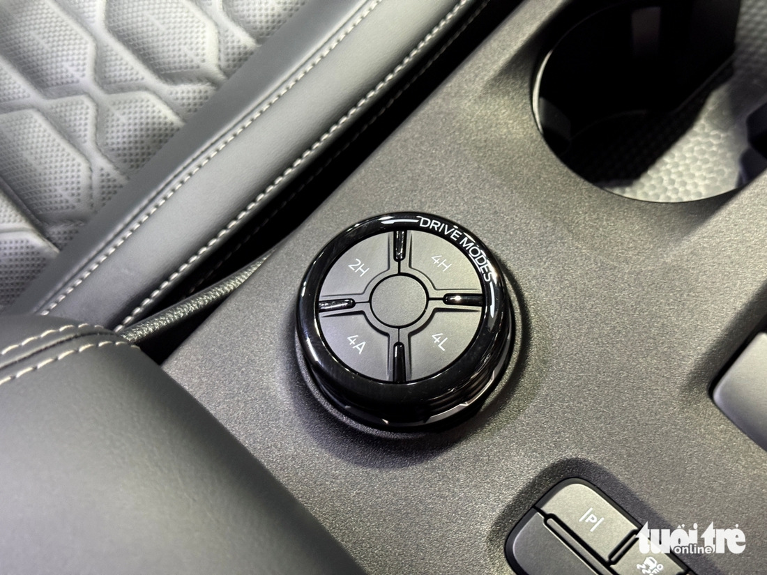 Ford Everest - Ảnh 15.