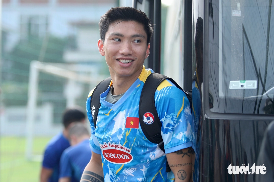 Văn Hậu, Đình Trọng tái hợp ở tuyển Việt Nam - Ảnh 3.