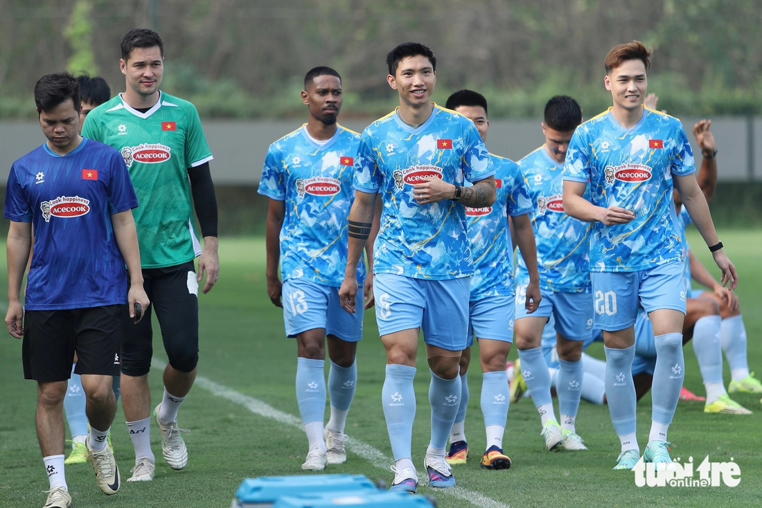 Văn Hậu, Đình Trọng tái hợp ở tuyển Việt Nam - Ảnh 4.