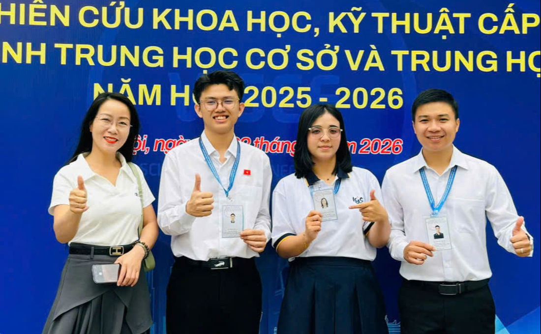 Học sinh thiết kế xe lăn có thể leo cầu thang - Ảnh 4.