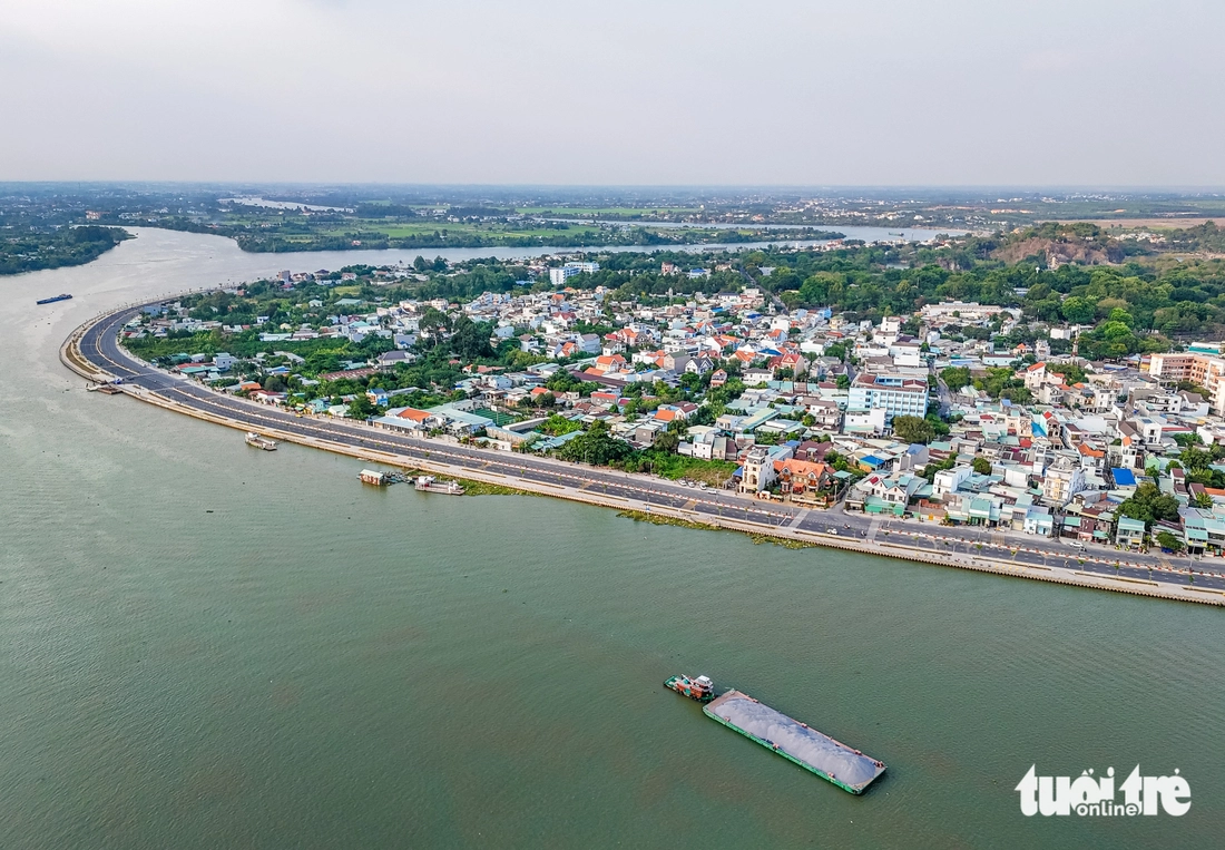 Ngày đêm trên sông, theo sà lan chở đá về vành đai 3 TP.HCM trong 'cơn sốt' - Ảnh 11.