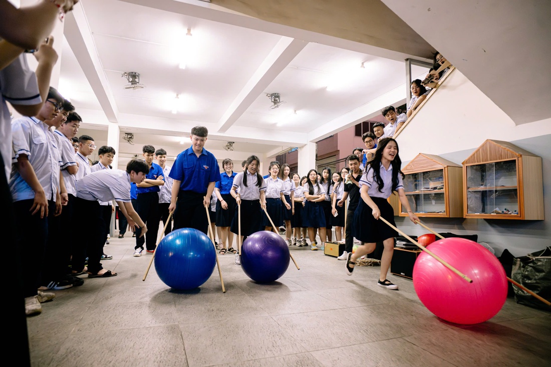 Khi ngọn lửa được thắp lên giữa lòng 'ngôi sao' tuổi trẻ - Ảnh 2.