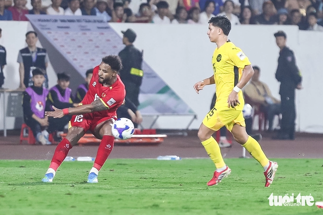 Xuân Son ăn mừng bằng cách đếm 'múi bụng', đáp trả chỉ trích về cân nặng - Ảnh 5.