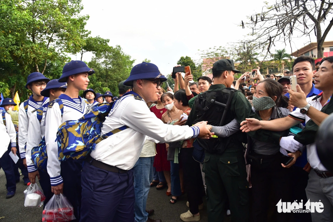 nhập ngũ - Ảnh 6.