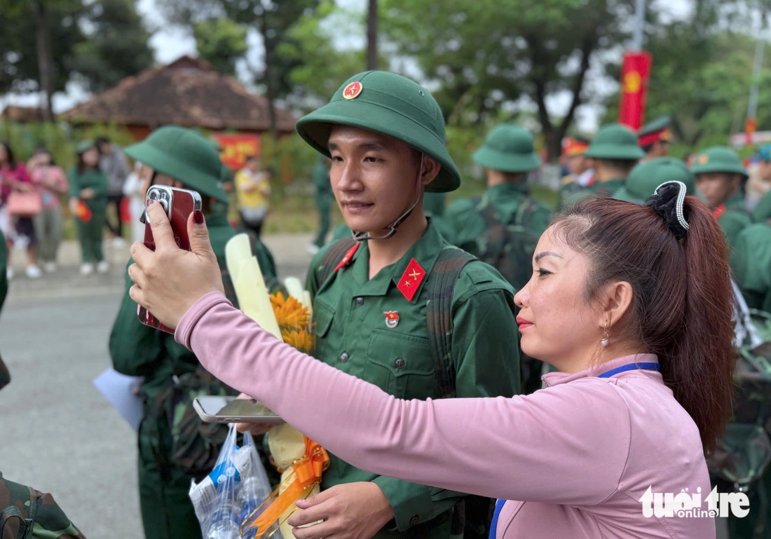 nhập ngũ - Ảnh 8.